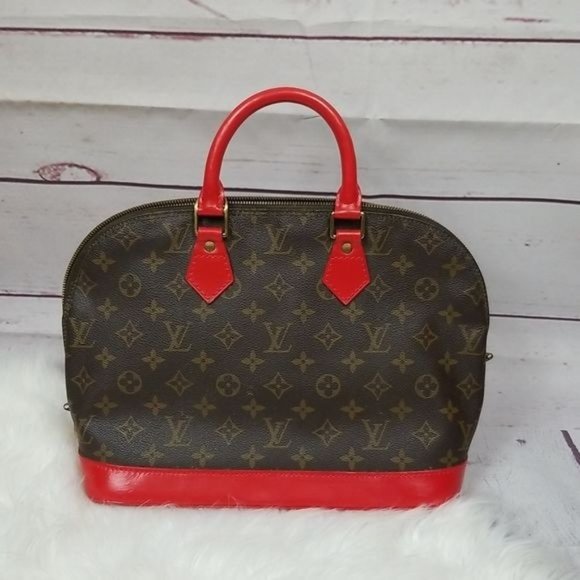 Louis Vuitton Monogram with Red Accents Shoulder Bag - Picture 2 of 15